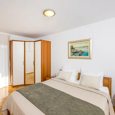 Centrally Located App With Gated Parking-milena 1 Apartman Crikvenica
