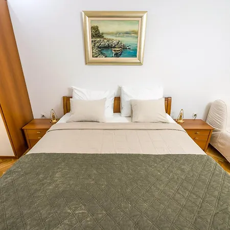 Centrally Located App With Gated Parking-milena 1 Apartment