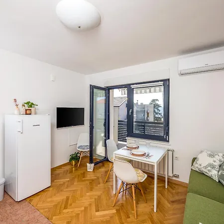 Centrally Located App With Gated Parking-milena 1 Apartment